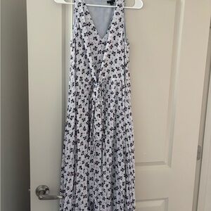 Ann Taylor Black and White Sleeveless V-Neck Maxi Sundress